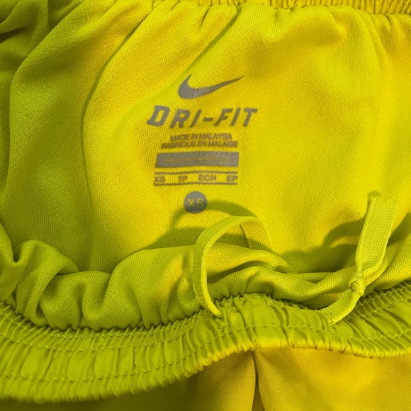 Women’s Nike Tempo Running Shorts - Picture 2 of 5